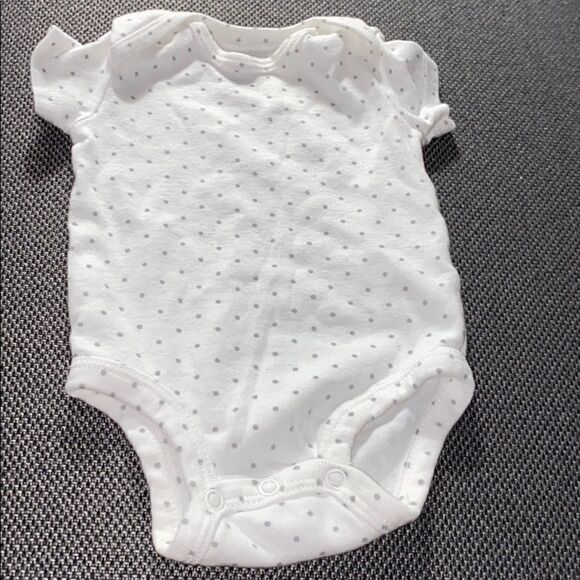 Carter’s Bodysuit   - Picture 1 of 3